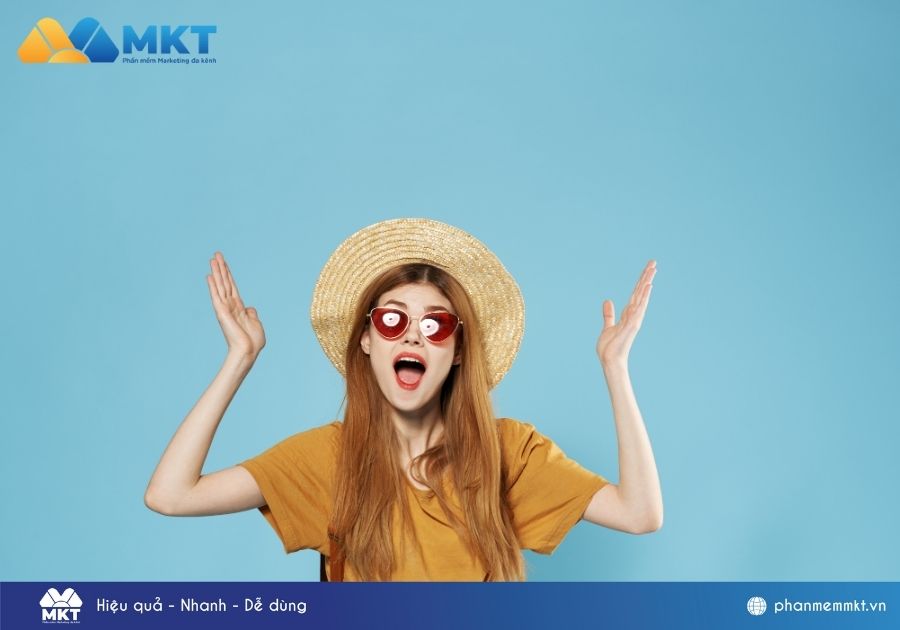 Thời trang mùa hè. Kịch bản chất lượng cho livestream quần áo